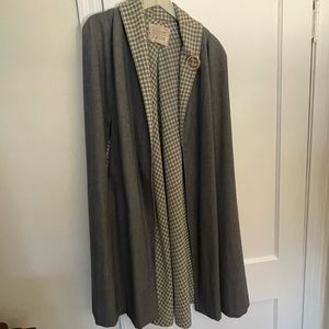Vintage (1950s?) Gray Wool Cape with lining.